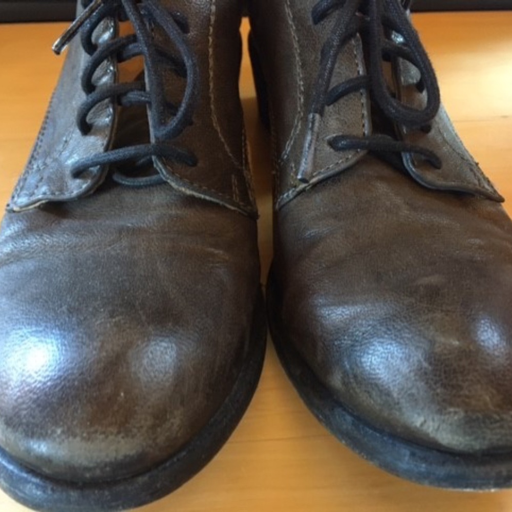 Frye Carson Shoe